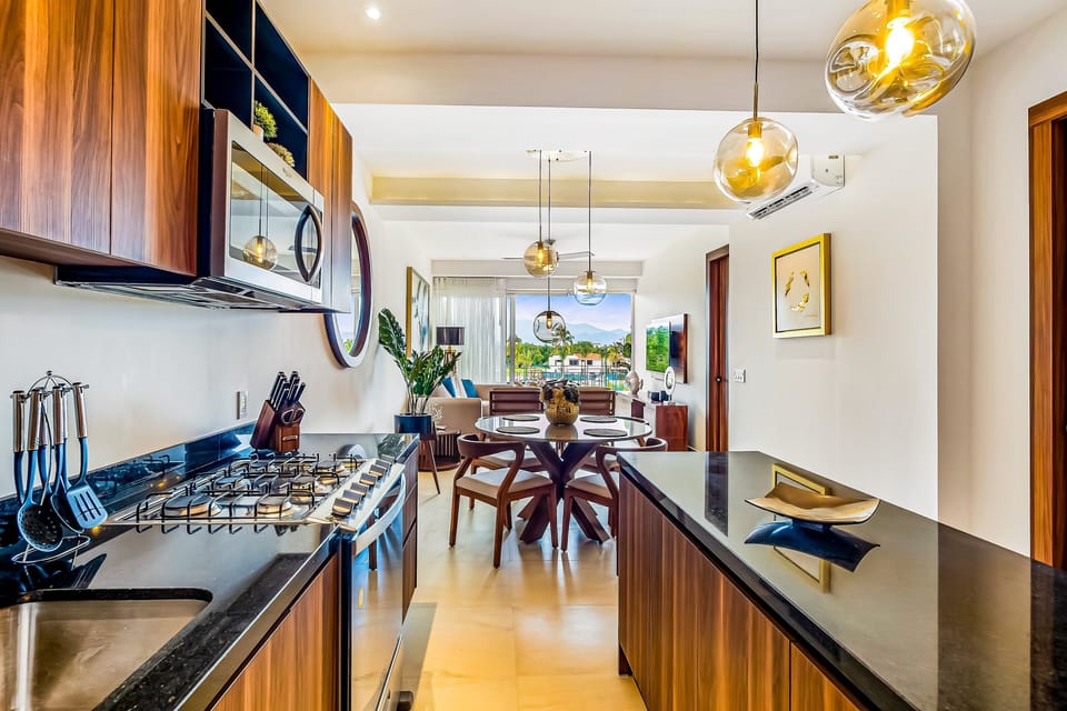 Apartment, Multiple Beds, Balcony, Ocean View (D'Toscana Residencial # 305) | 2 bedrooms, individually decorated, individually furnished, bed sheets