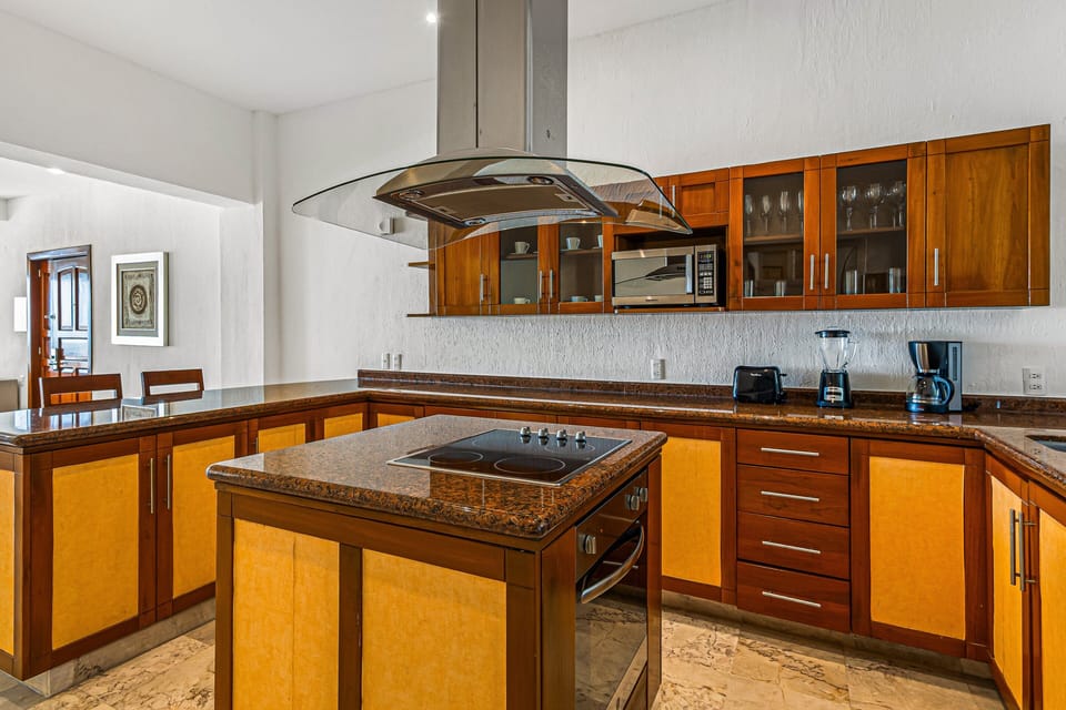 Apartment, Multiple Beds, Pool Access, Ocean View (Grand Miramar A602) | Private kitchen