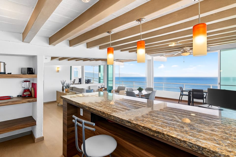 Apartment, 1 King Bed with Sofa bed, Pool Access, Ocean View (Torre Malibu, PH #902) | Interior