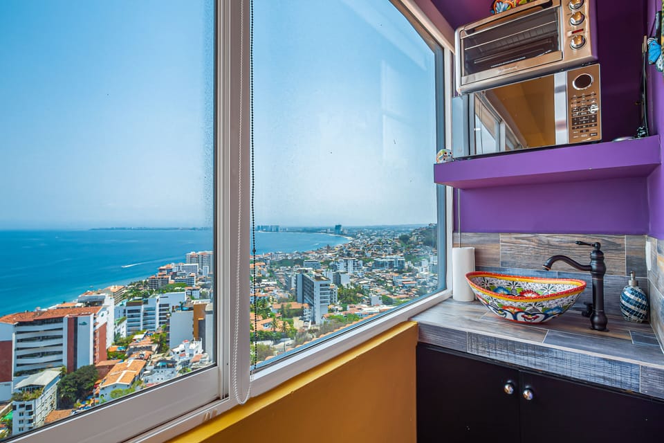 Studio, 1 Queen Bed, Balcony, Ocean View (Gardenias Studio) | Private kitchen