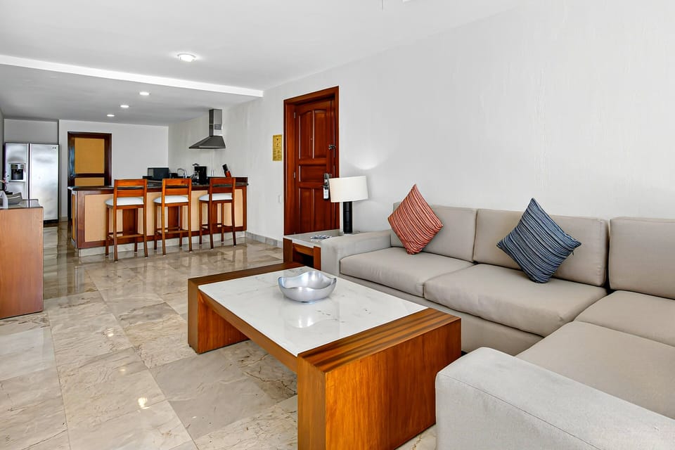 Apartment, Multiple Beds, Pool Access, Ocean View (Grand Miramar A301) | Living area