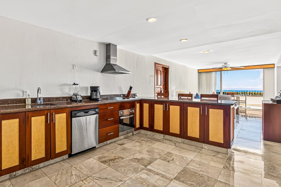 Apartment, Multiple Beds, Pool Access, Ocean View (Grand Miramar A301) | Private kitchen
