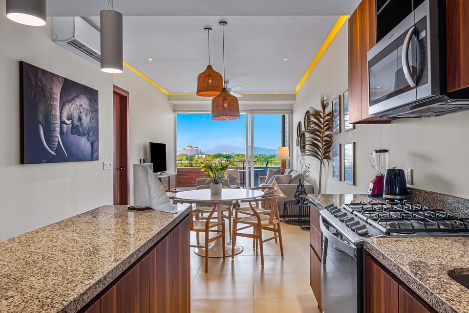 Apartment, Multiple Beds, Pool Access, City View (Twilight Tee at D'Toscana Residencial) | Private kitchen