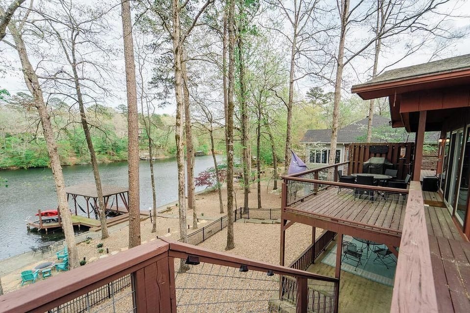 Upper level deck 