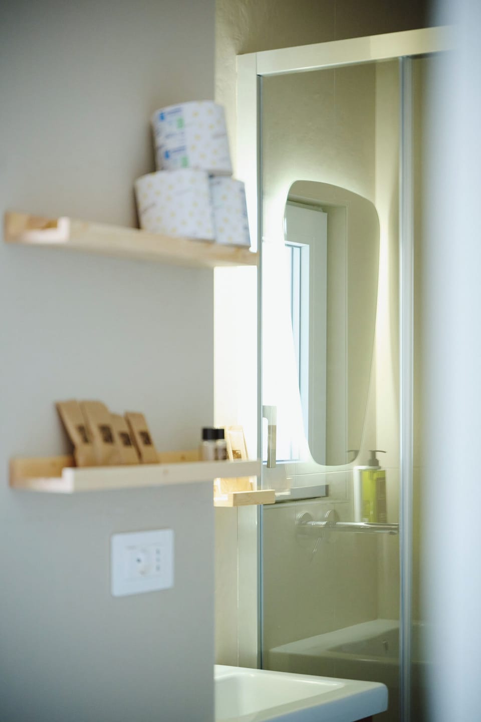 Comfort Double Room | Bathroom | Hair dryer, towels, soap, shampoo