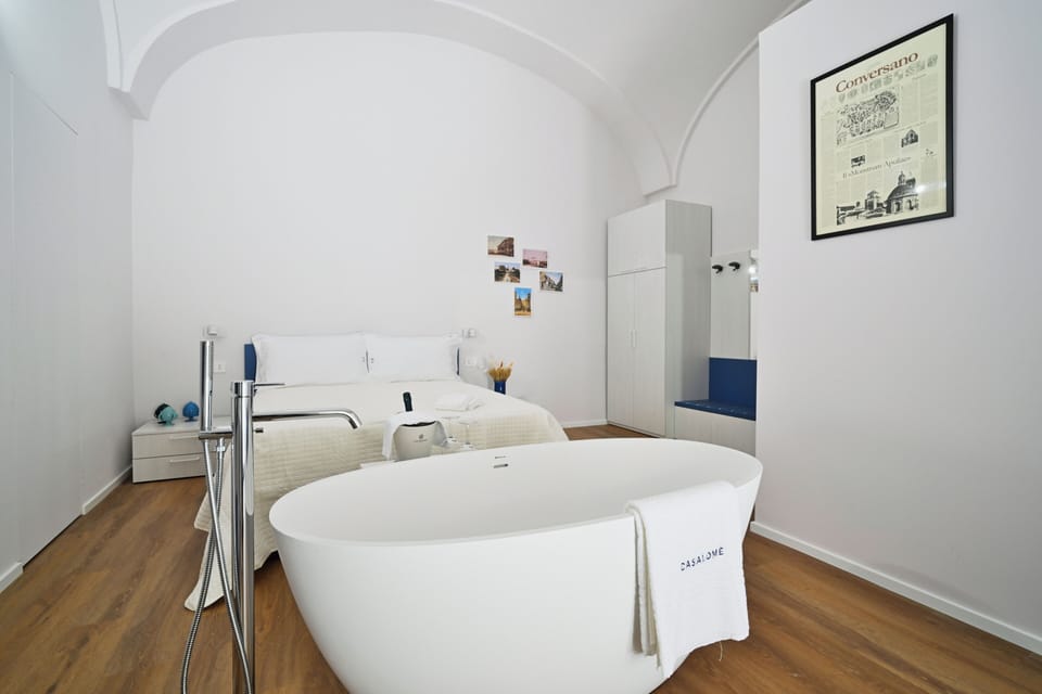 Comfort Double Room | Laptop workspace, free WiFi