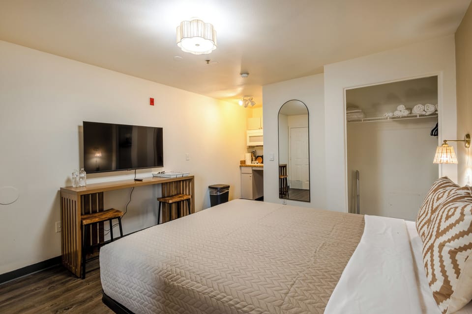 Standard Studio | Iron/ironing board, free WiFi