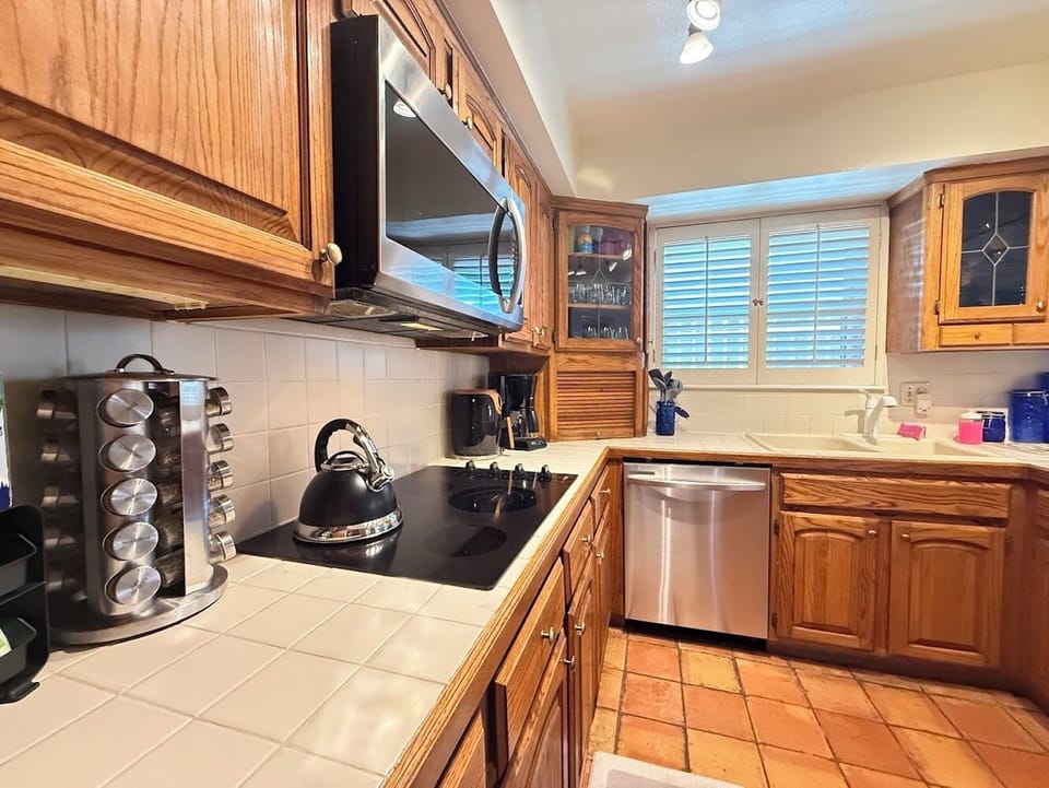 Fully equipped kitchen