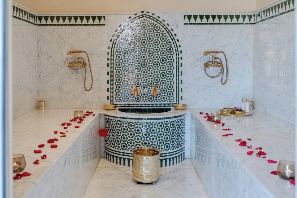 Couples treatment rooms, steam room, hot stone massages