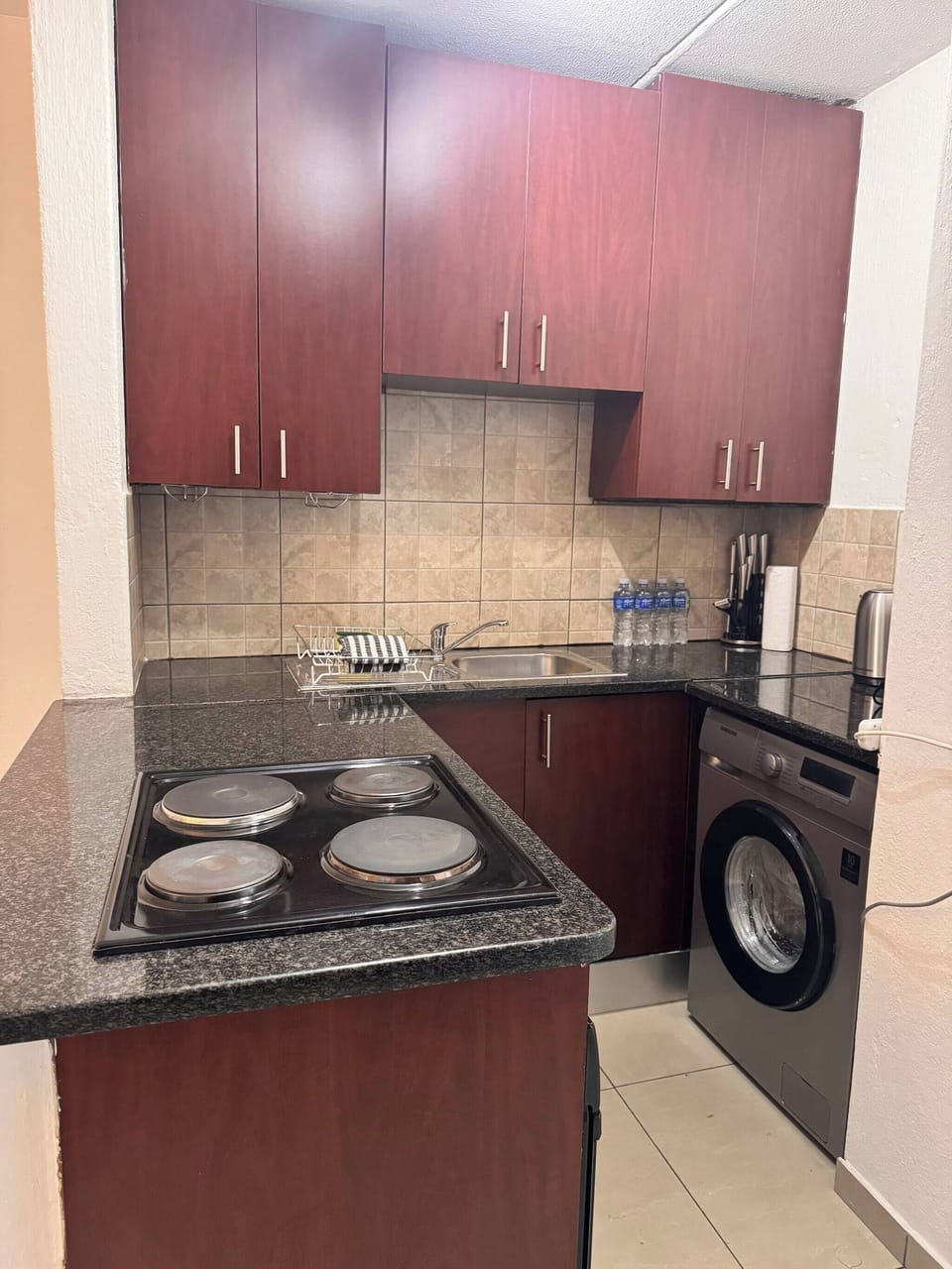 Apartment, 1 Bedroom, Smoking | Laundry