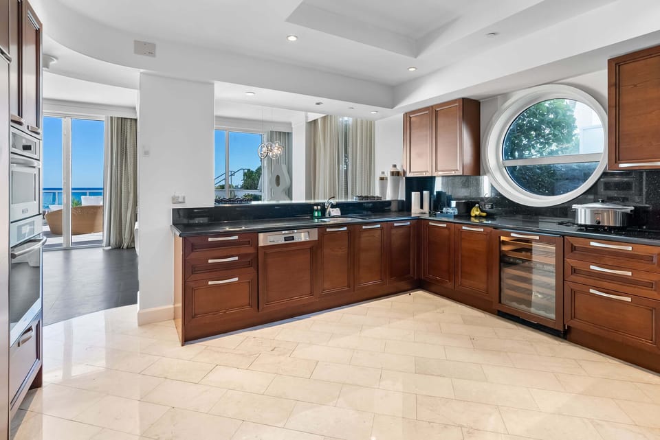 Penthouse, 4 Bedrooms, Ocean View | Private kitchen