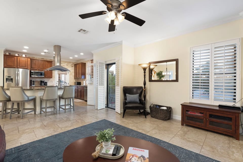 Enjoy the open living area and open floor plan flooded with natural sunlight!