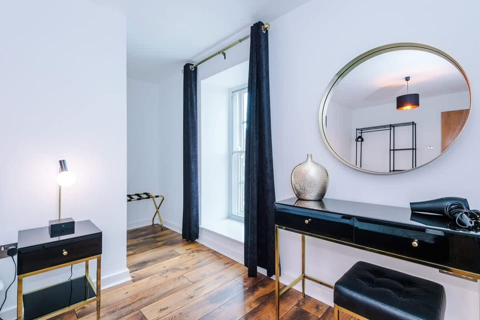House | 2 bedrooms, desk, soundproofing