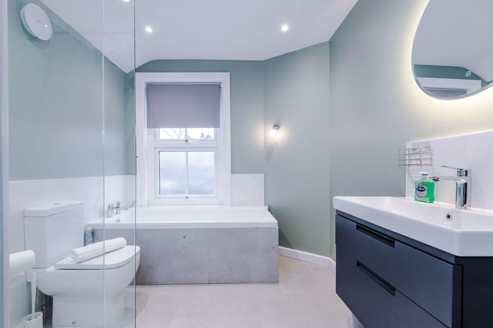 NEW Spacious 2-bed Home Amazing Location House in Chester