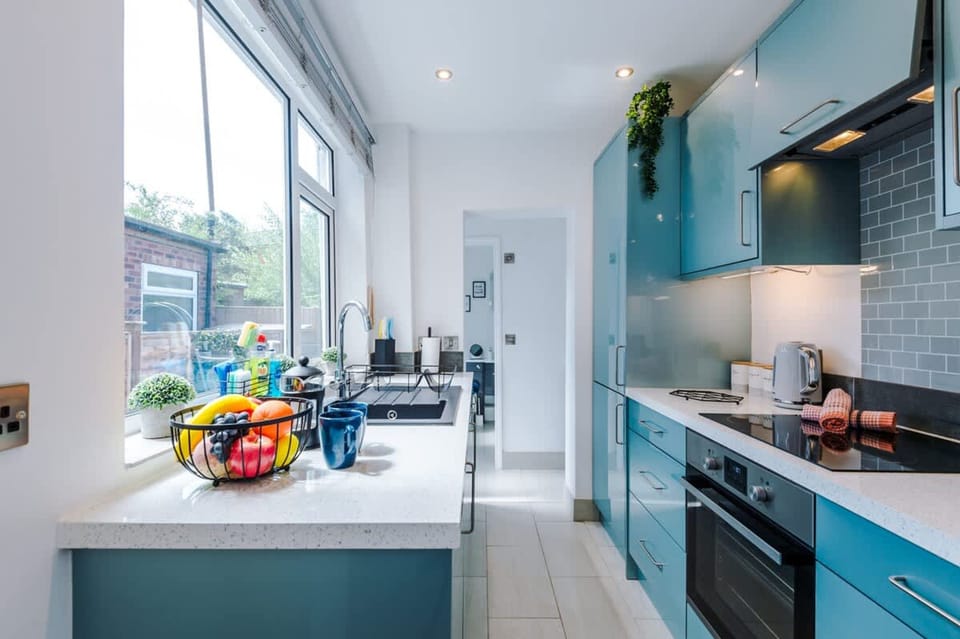 House | 3 bedrooms, desk