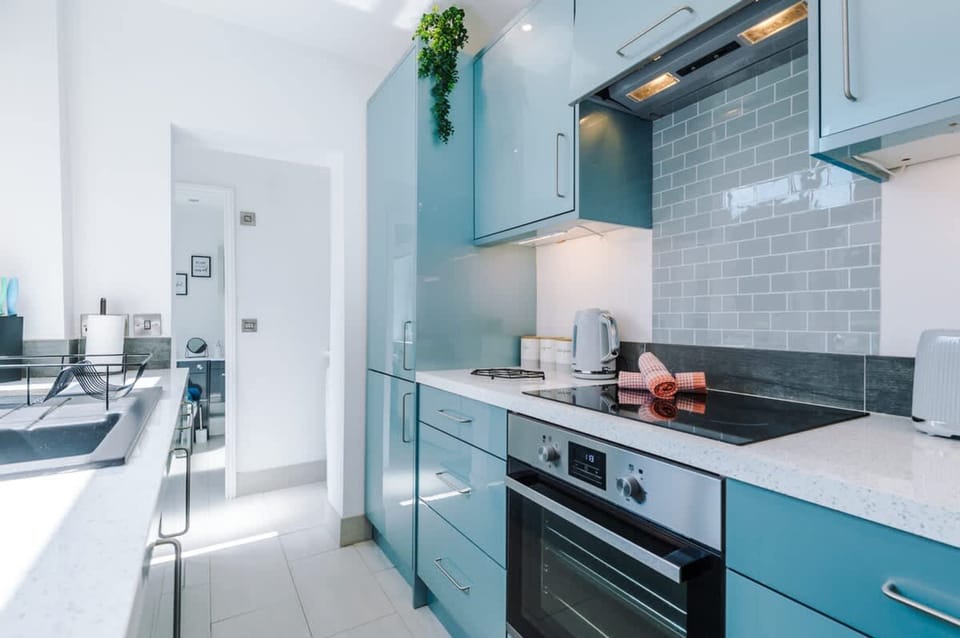 House | 3 bedrooms, desk