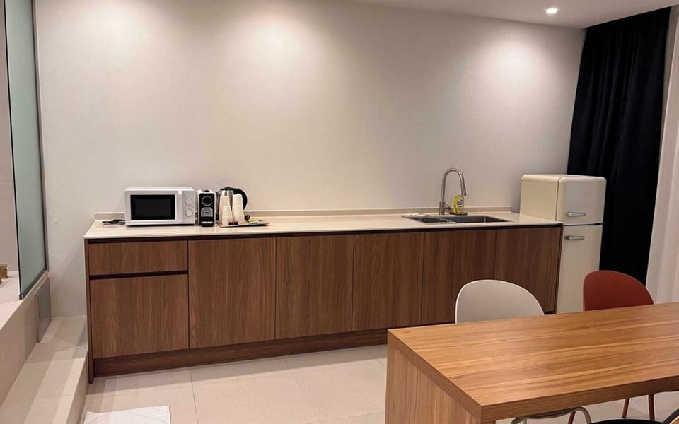 Deluxe Double Room | Private kitchen | Electric kettle