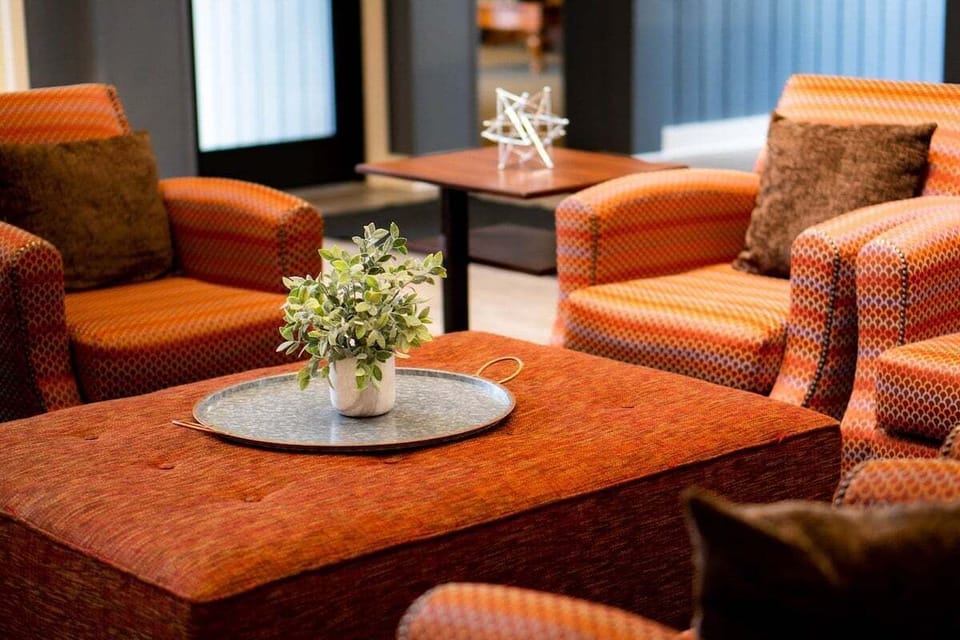 Relax in the lobby with friends!