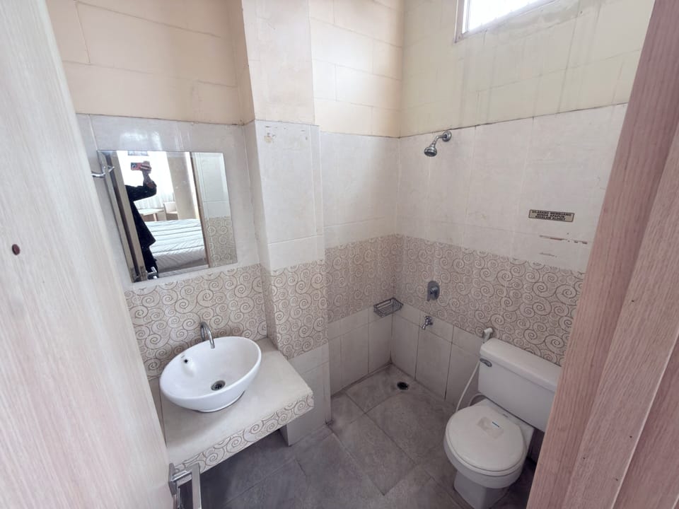 Superior Room | Bathroom | Shower