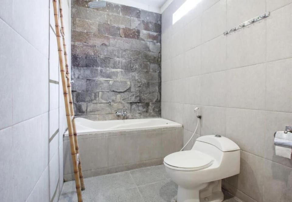 Deluxe Room | Bathroom