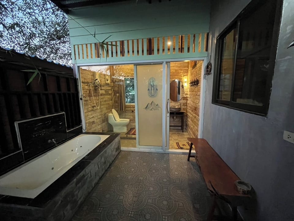 Classic House, Non Smoking, Hill View | Bathroom