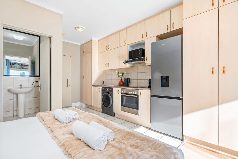 Apartment (0 Bedroom) | Interior