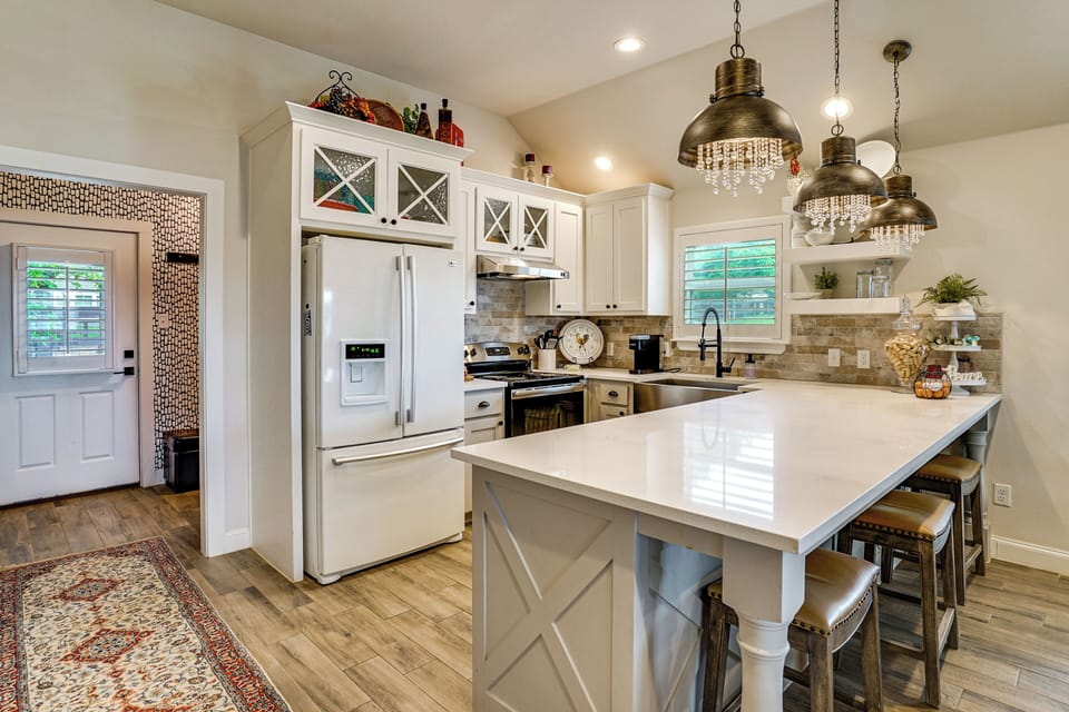 Breakfast Bar | Kitchen