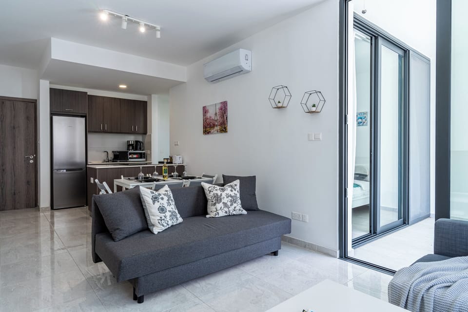Apartment, 1 Double Bed with Sofa bed, Kitchen, City View | Living area | Smart TV, Netflix, streaming services