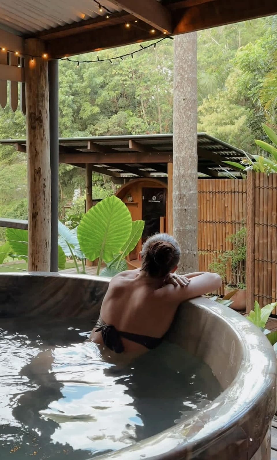 Outdoor spa tub