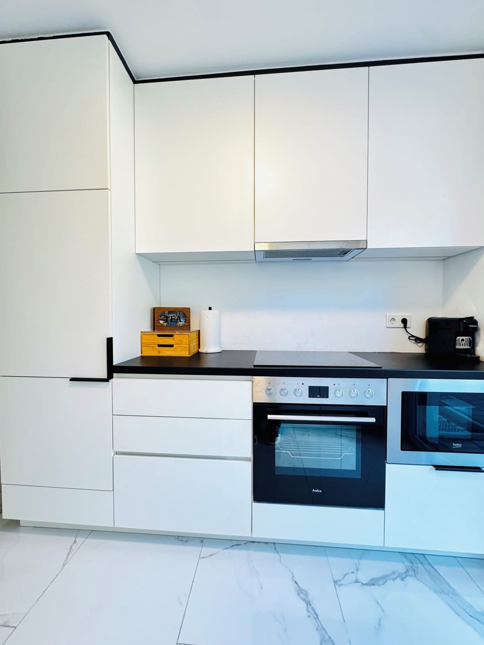 Luxury Villa | Private kitchen | Fridge, microwave, oven, stovetop