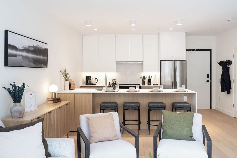 Salish Peaks- kitchen