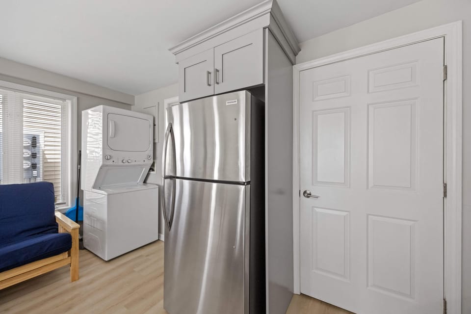Besides all the kitchen appliances, we also provide a washer/dryer.