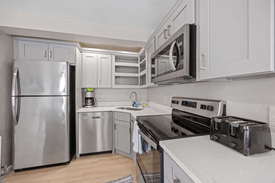 This unit comes with everything you need to cook.