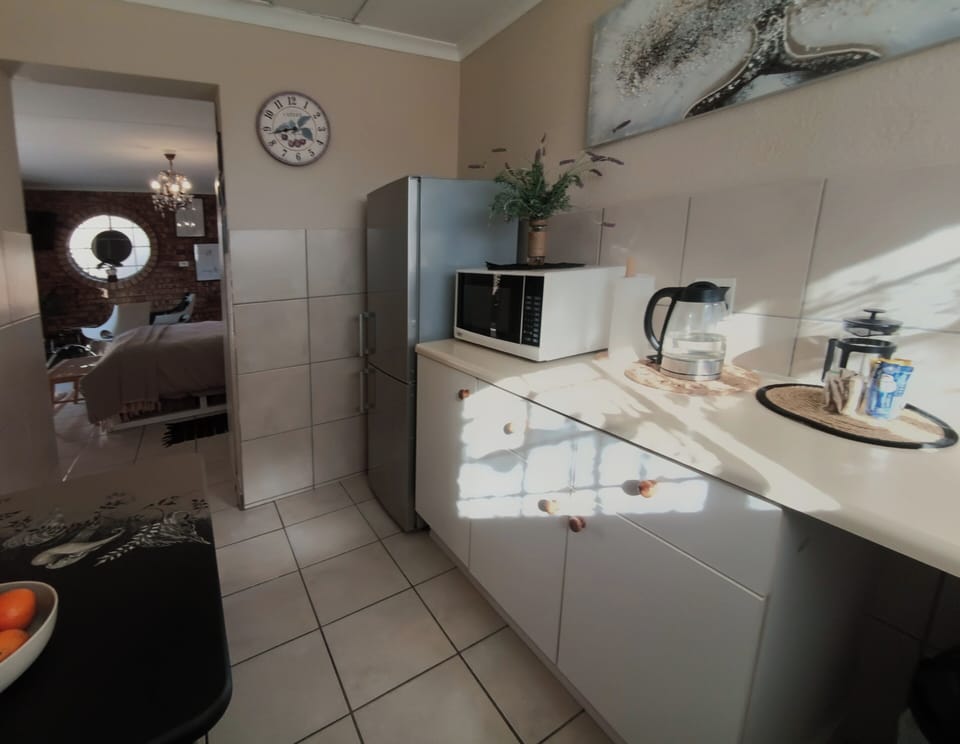Studio, 1 Bedroom, Smoking, Patio | 1 bedroom
