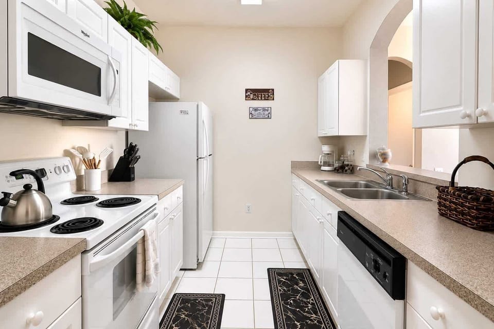 Condo, Multiple Beds, Balcony, Garden View (Universal Palms Retreat) | Private kitchen