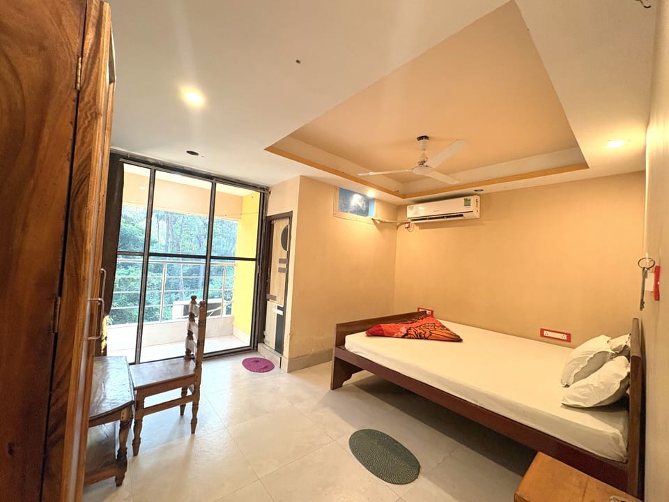 Deluxe Double Room, City View | Desk, free WiFi