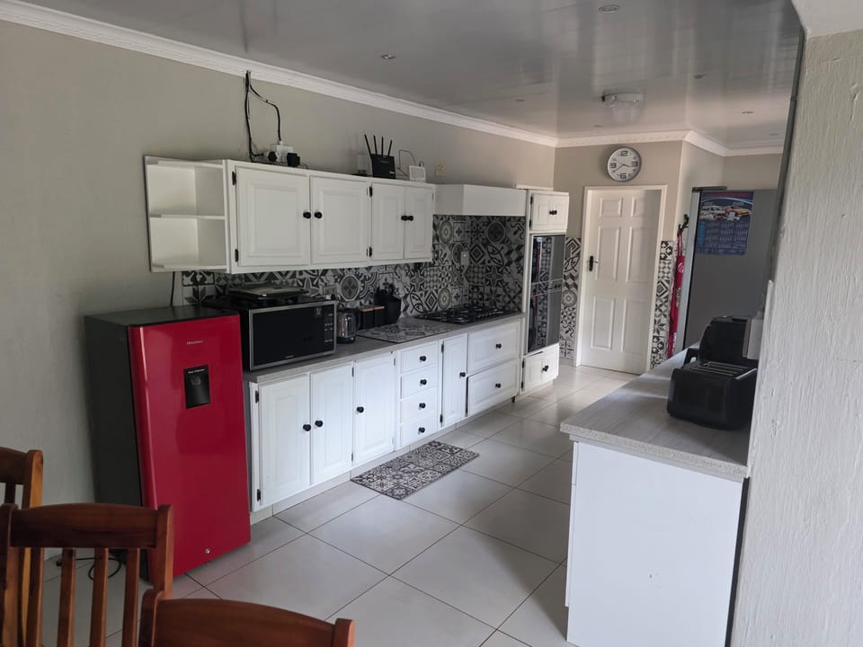 Family Room | Private kitchen | Microwave