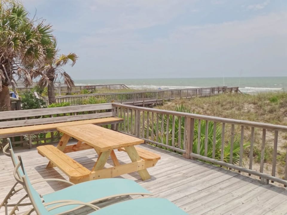 Oceanfront Sundeck