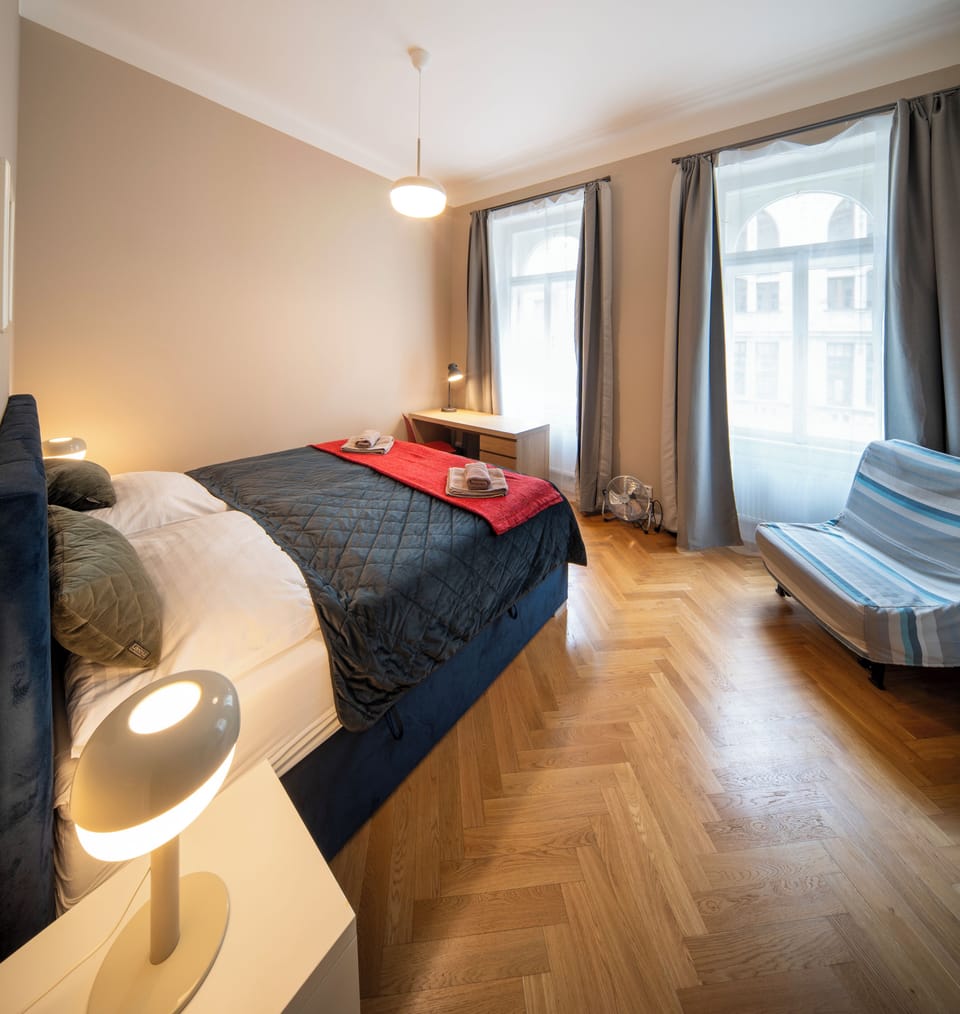 Bedroom with double bed 180 x 200 cm, and folding single bed 90 x 200 cm