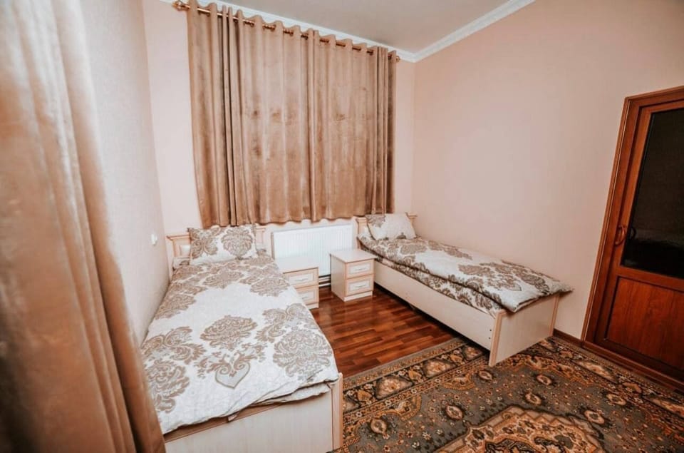 Basic Double Room, Garden View | WiFi (free)