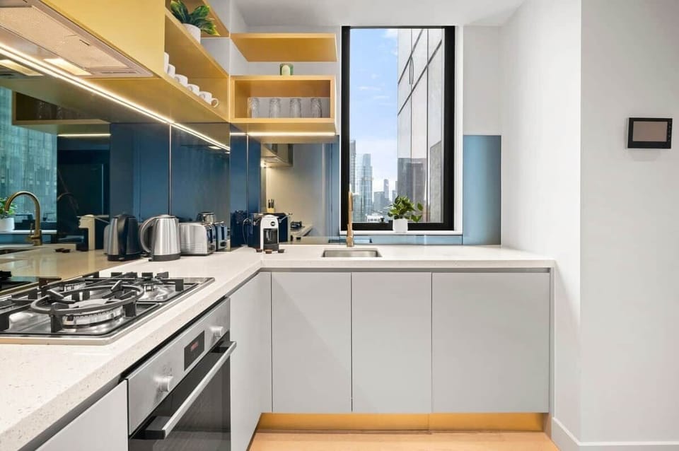 BNBIFY Melbourne CBD Apartment – Kitchen With Gas Cooktop