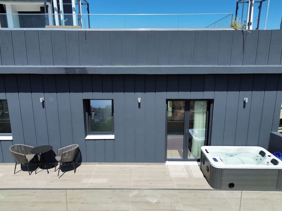 Luxury Apartment | Terrace/patio