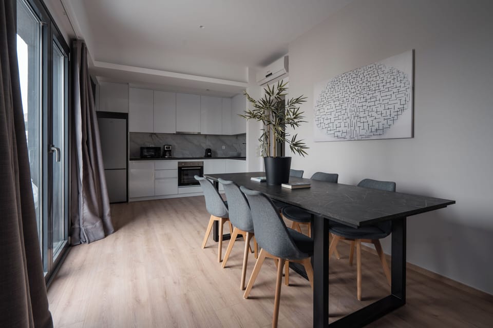 Luxury Apartment | Dining