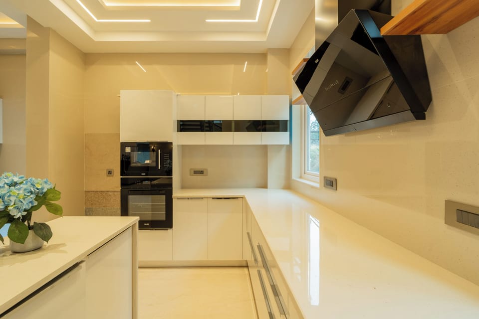 Deluxe Villa, Balcony, Garden View | Private kitchen
