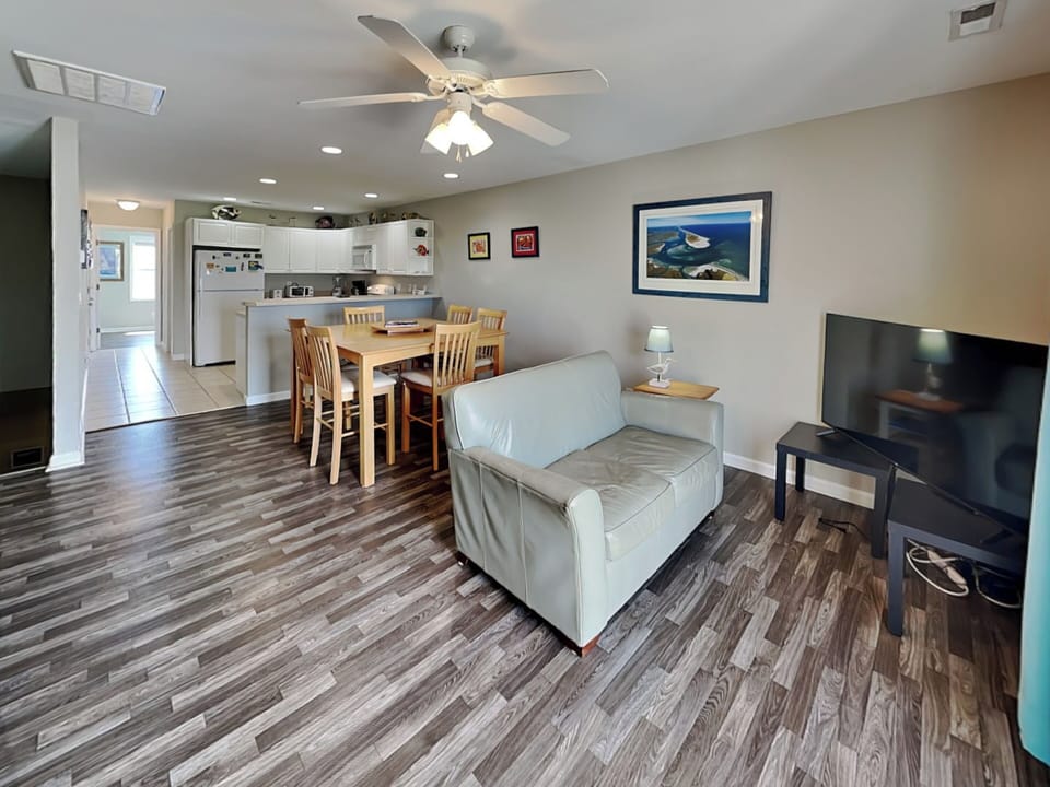 Open and Inviting Floor Plan