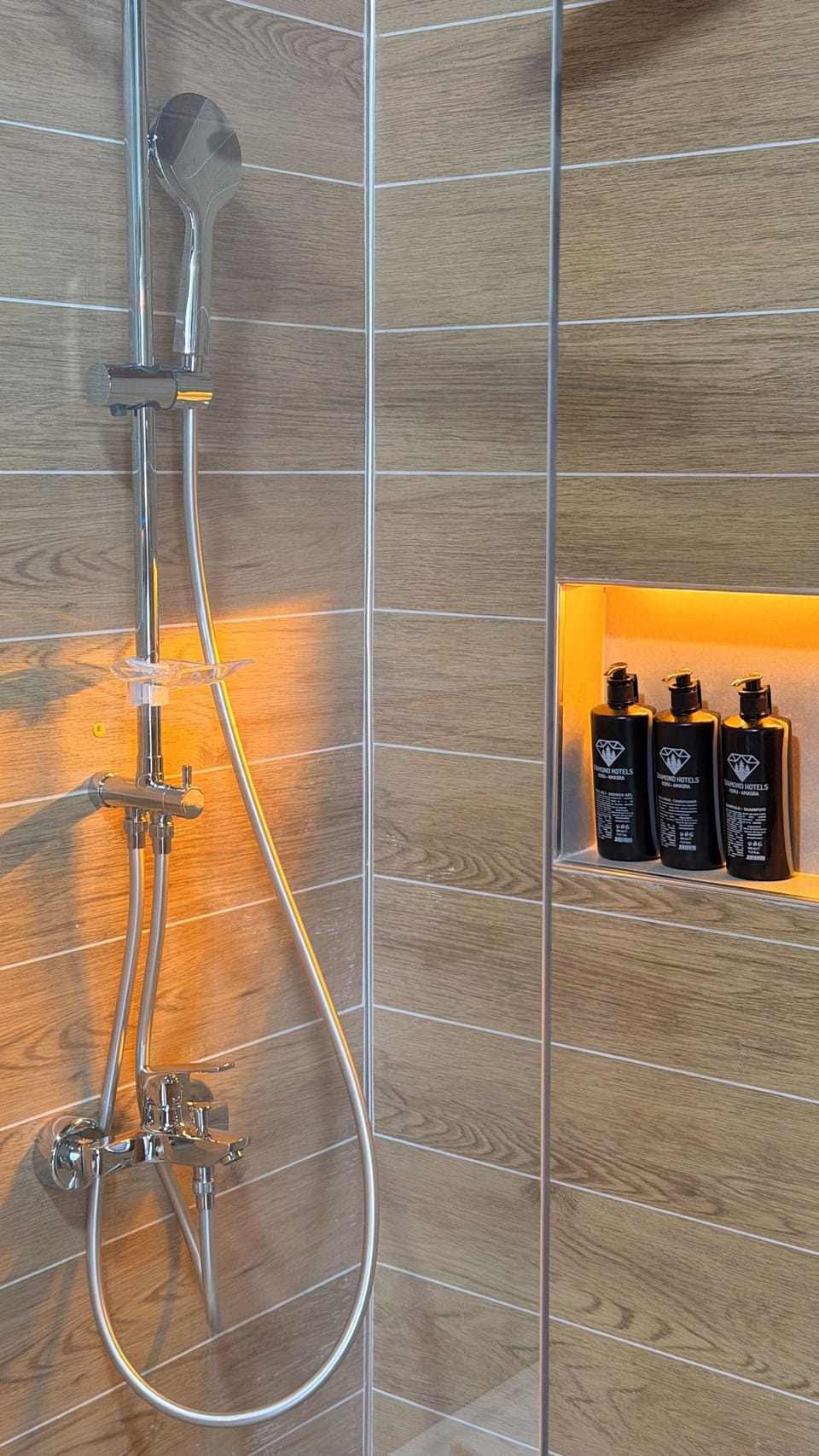 Standard Double Room Single Use | Bathroom | Shower, hair dryer, towels, soap