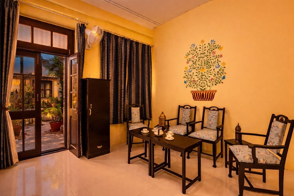 Standard Quadruple Room, Courtyard View | Interior