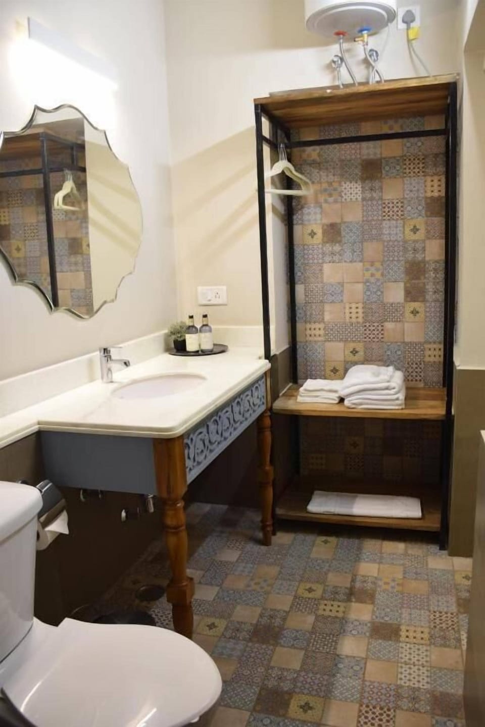 Deluxe Double Room, Garden View | Bathroom | Shower, free toiletries, hair dryer, towels