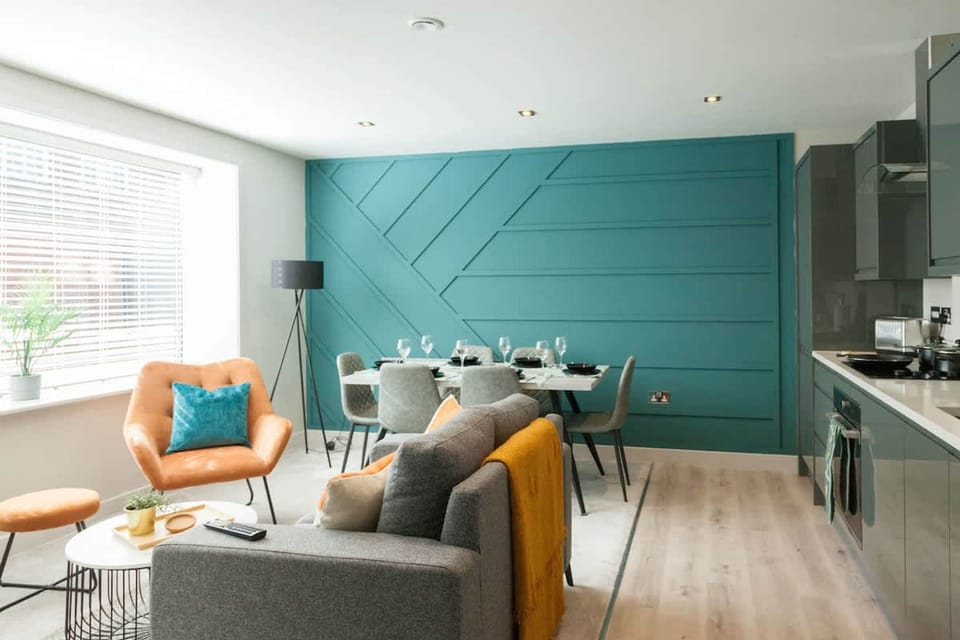 House | 2 bedrooms, desk