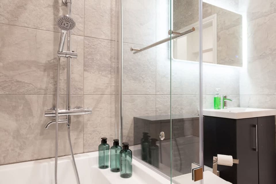 Bright 2-bed Flat - Harrogate Town Centre - 4 Bed Apartment hotel in Harrogate